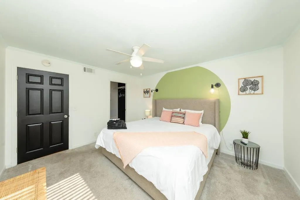 Nashville Modern Large 2Br Family Suite Sleeps 8 Guests With Private Balcony And Optional Parking Near Parthenon & Broadway Estados Unidos